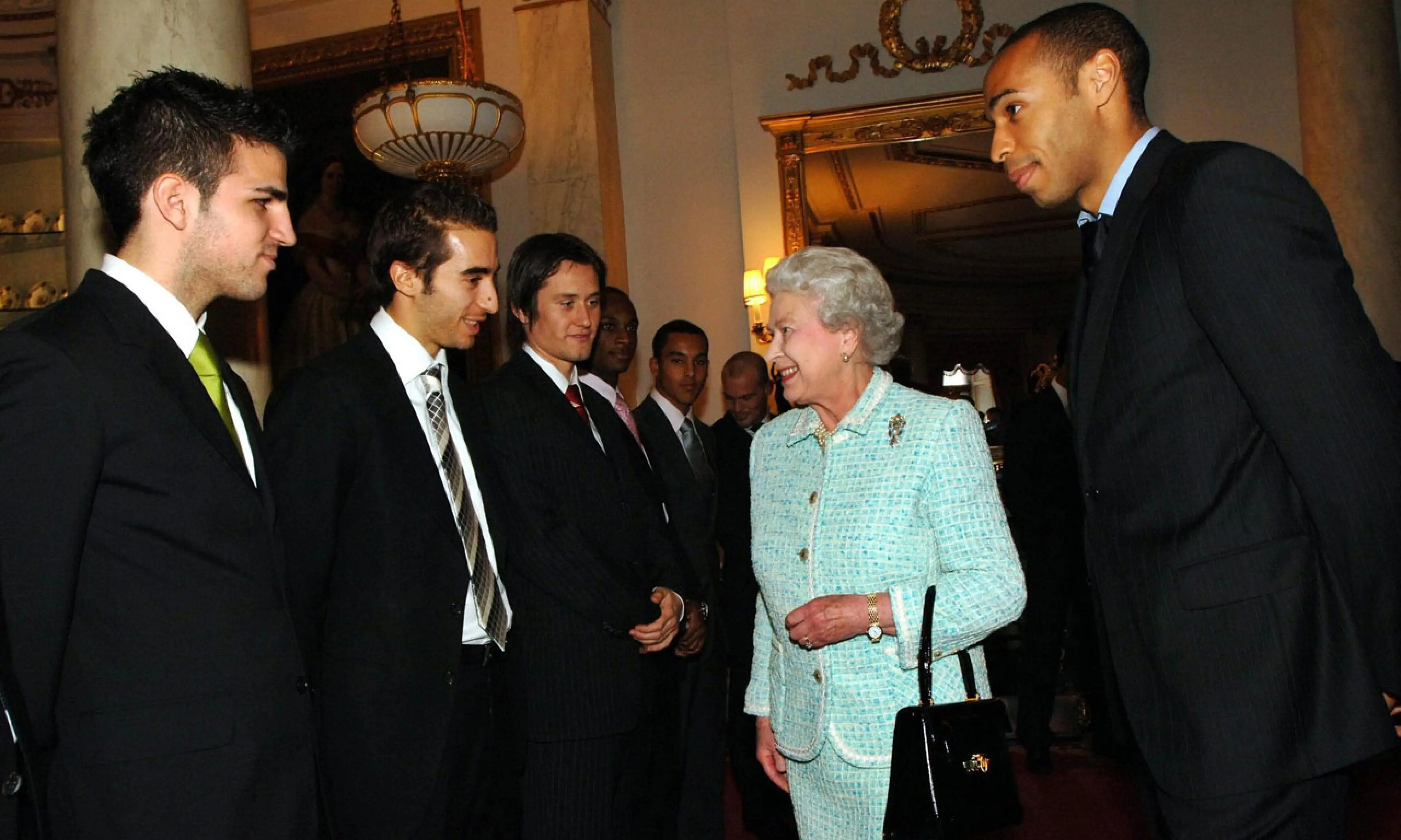 Arsenal players, Queen Eizabeth II