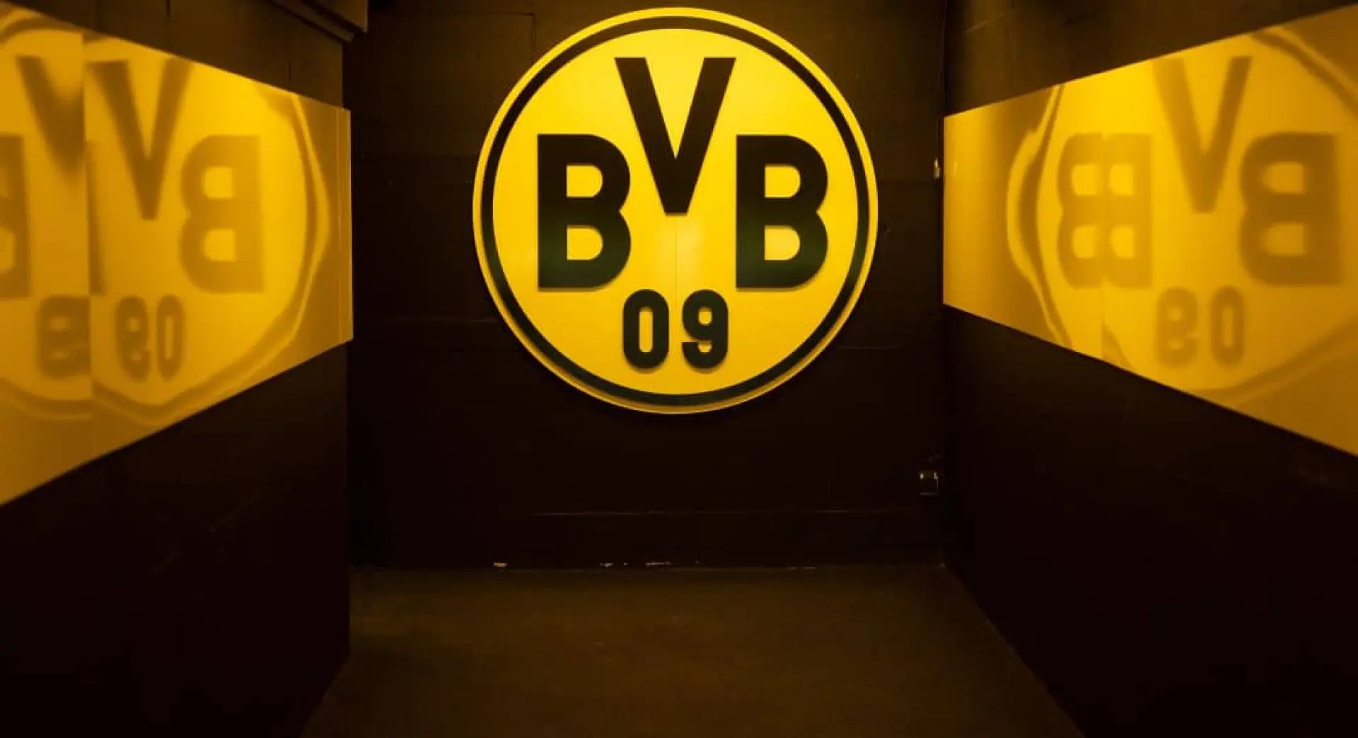 Borussia Dortmund tunnel