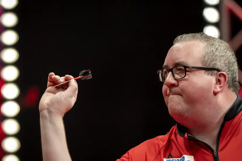 Stephen Bunting throwing darts in an upcoming tournamnet