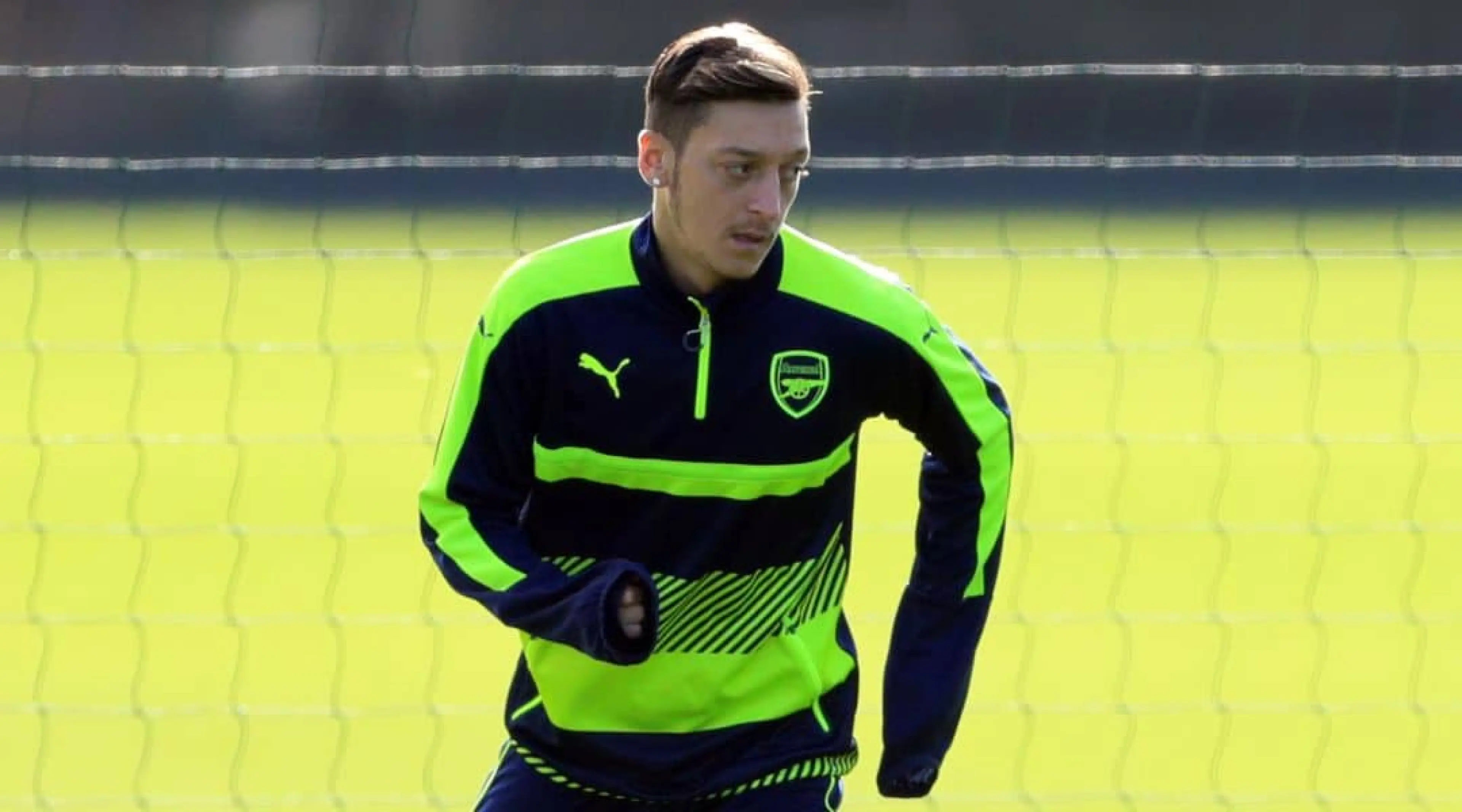 Mesut Ozil odds