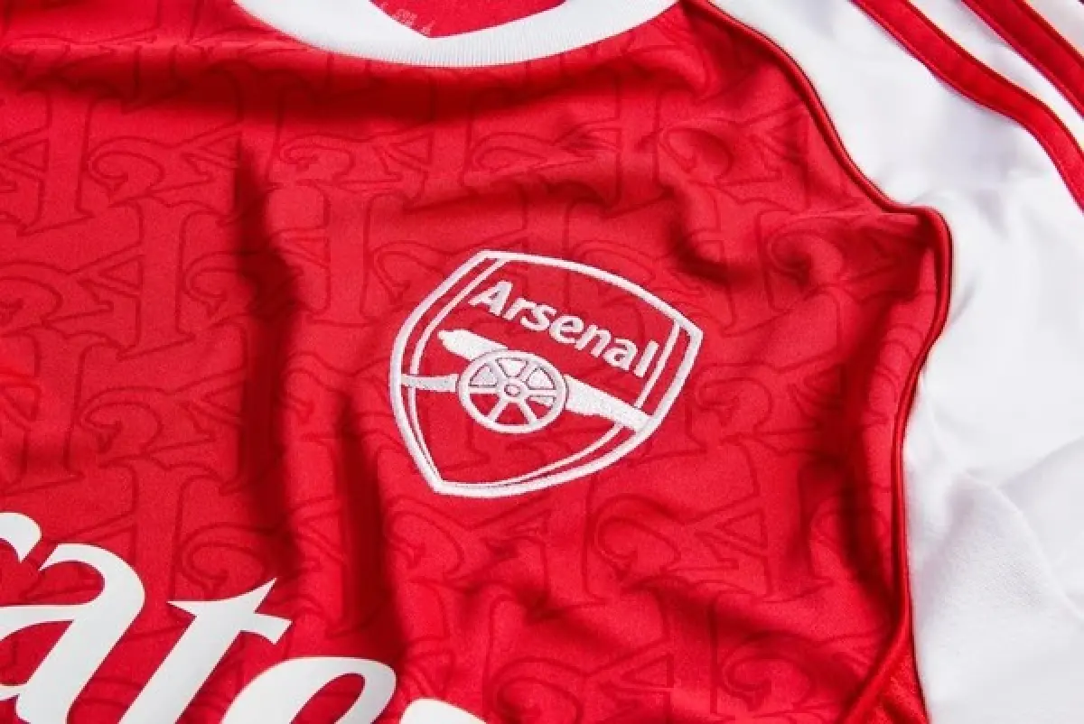Arsenal Shirt Close